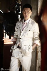 组图：冯绍峰连登三本杂志封面 为《画皮2》卖力宣传