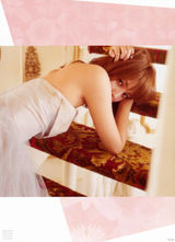 组图：佐佐木希写真集风格多变