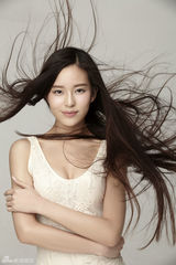 组图：温心个性时尚大片 展率真森女风