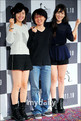 组图：宋慧乔出席新片发布会 超短裙亮相秀性感