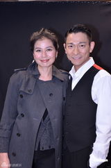 组图：刘嘉玲代老公支持刘德华 陈玉莲汪明荃助阵 