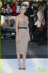 组图：《星际迷航2》伦敦首映 卷福大笑