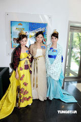 幻灯组图：众星古装亮相 现身“翡翠明珠耀马场”