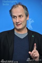 高清：《嗜睡病》媒体发布会 简妮-席丽获导演护花