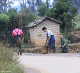 组图：《爸爸》萌爸林志颖劳作搞怪似少年