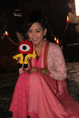 组图：探班吴奇隆马苏山洞拍激情戏