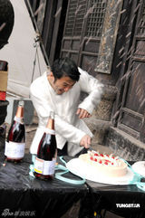 幻灯图：谢霆锋少林寺开庆功会 刘德华加油鼓励