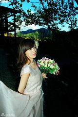 组图：周奇奇最新浪漫大片 气质淡雅似花仙子