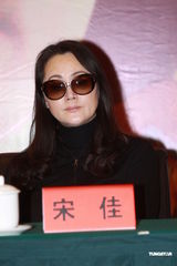 组图：《江山风雨几多情》保剑锋首度与杨恭如合作 