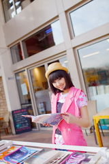 组图：王思思春日写真曝光 时尚着装清纯可爱