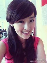 组图：央5女神引宅男熬夜 微博私照清新甜美