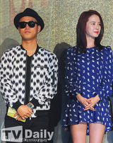 组图：宋智孝Gary助阵颁奖 女团性感热唱