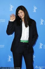 组图：《弊病》发布会 凯瑟琳-基纳携主创亮相