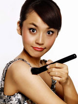 组图：张佳宁彩妆写真清新欢乐过圣诞