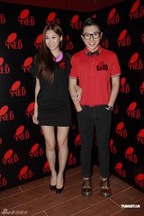 组图：吴雨霏出席商业活动望恋情低调进行