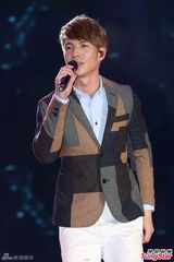 组图：严爵挑战唱跳险破音 林俊杰压轴热舞