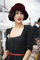 组图：时尚陈燃大玩穿越 优雅复古游走巴黎