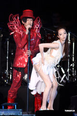 组图：林俊杰台湾开唱秀肌肉 阿信王彩桦做嘉宾