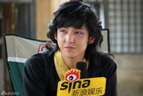 独家高清图：韩国演员金起范对话新浪韩娱