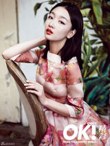 组图：周冬雨时尚红唇大片 慵懒气质轻熟风韵