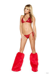 组图：《花花公子》女郎秀性感 玩转比基尼制服诱惑