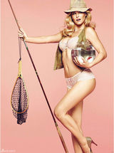 组图：芭儿-拉法莉穿性感内衣登封面