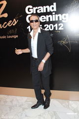 组图：张家辉成龙捧场杨受成 谢贤陈百祥夫妇到贺