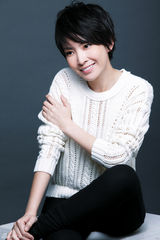 组图：刘威葳全新大片恬美演绎初秋知性风