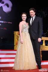 组图：《歌剧魅影》旋风再起 美女配大叔