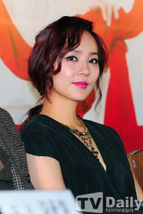 组图：柳真严泰雄出席《我们可以相爱吗》发布