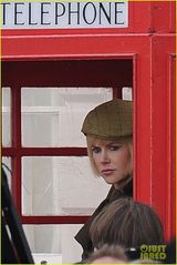 组图：基德曼新片造型曝光 俏皮短发配帅气风衣