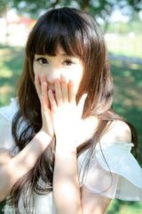 组图：袁菲拍梦幻写真演绎芭比风潮