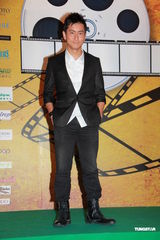 组图：任达华惠英红温碧霞加盟英皇电影艺人部