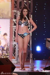 组图：《亚视2011节目巡礼》亚姐泳装亮相比拼身材