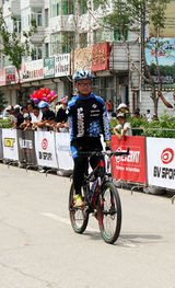 铁木真挑战赛落幕  观日落欣赏彩虹美景