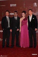 高清图：吴彦祖携黄子琪共走红毯 尽显绅士风度