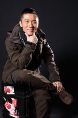 组图：黄志忠化身户外达人提倡健康生活