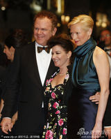 高清图：《我们需要谈谈凯文》首映 蒂尔达大秀裸背