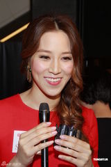 组图：徐子淇疑似走光引媒体狂拍