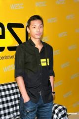 组图：Jessica C庄思敏现身时尚活动 展示好身材