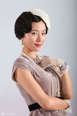 组图：《像火花》造型别致打造民国风尚大片