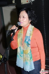 组图：汪明荃荣获演艺人大奖 力挺TVB全民投票