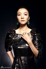 组图：齐溪柔美登时装大片 演绎《浮城谜事》