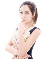 组图：杜若溪甜美写真曝光造型清纯