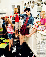 组图：维多利亚-嘉丝蒂登封面笑容甜美