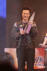 幻灯：新城劲爆颁奖礼落幕 陈奕迅容祖儿称王封后