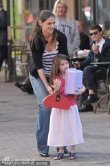 组图：汤姆克鲁斯拍《一击》 凯蒂带小苏瑞探班