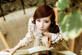 组图：方安娜演绎时光写真 碎花裙显文艺范儿