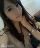 组图：韩美女教师爆乳比基尼照迷晕学生