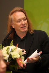 幻灯：2010和平音乐会发布会北京举行